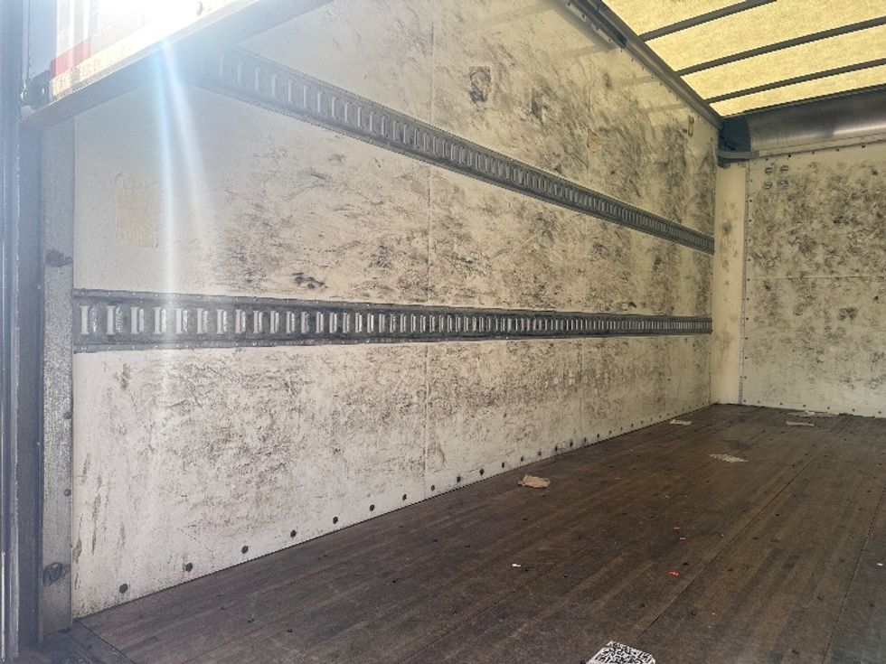 Light Duty Box Truck-Light and Medium Duty Trucks-Isuzu-2021-NPR-Essex-MD-183,835\n\t\tmiles-$ 25,500 - Image 10