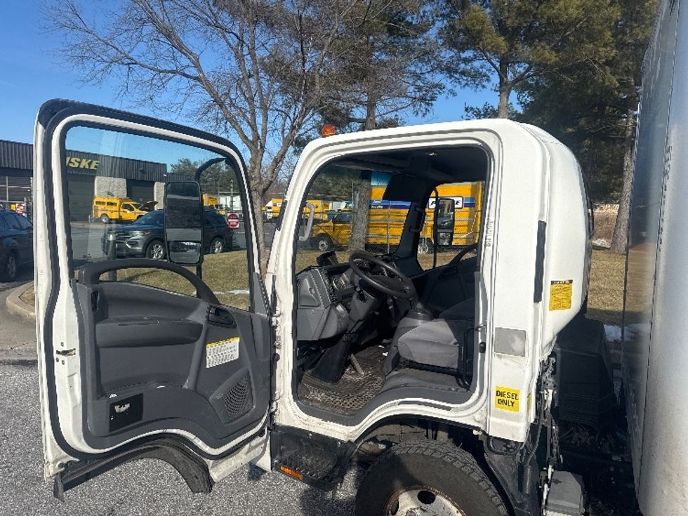 Light Duty Box Truck-Light and Medium Duty Trucks-Isuzu-2021-NPR-Essex-MD-183,835\n\t\tmiles-$ 25,500 - Image 15