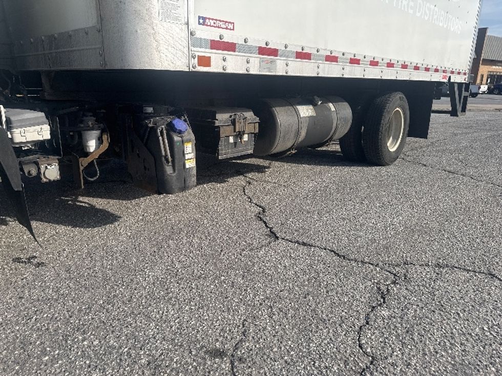 Light Duty Box Truck-Light and Medium Duty Trucks-Isuzu-2021-NPR-Essex-MD-183,835\n\t\tmiles-$ 25,500 - Image 5