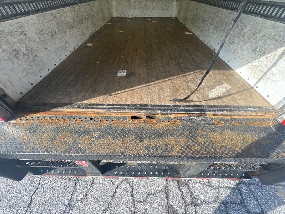 Light Duty Box Truck-Light and Medium Duty Trucks-Isuzu-2021-NPR-Essex-MD-183,835\n\t\tmiles-$ 25,500 - Image 9