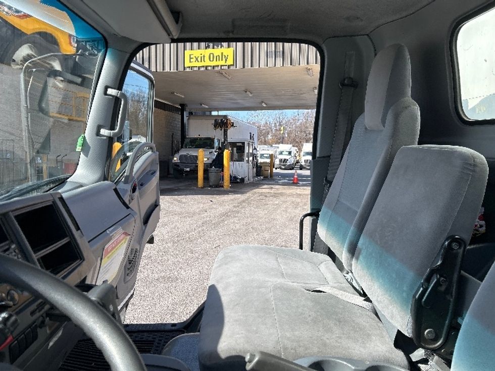 Light Duty Box Truck-Light and Medium Duty Trucks-Isuzu-2021-NPR-Essex-MD-207,764\n\t\tmiles-$ 23,250 - Image 17