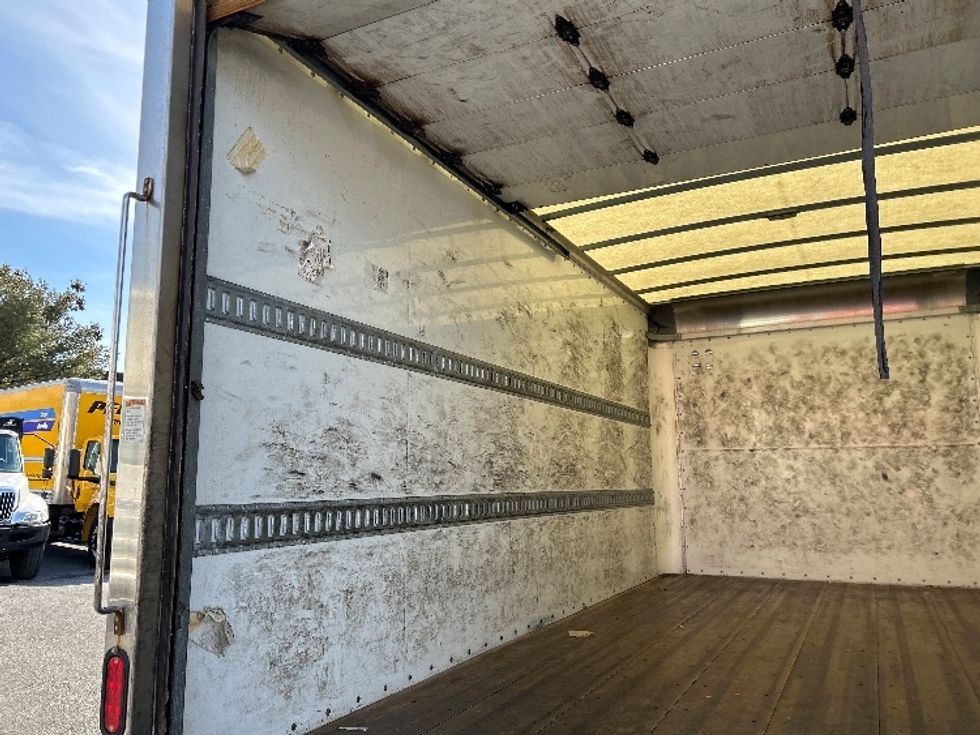 Light Duty Box Truck-Light and Medium Duty Trucks-Isuzu-2021-NPR-Essex-MD-207,764\n\t\tmiles-$ 23,250 - Image 9