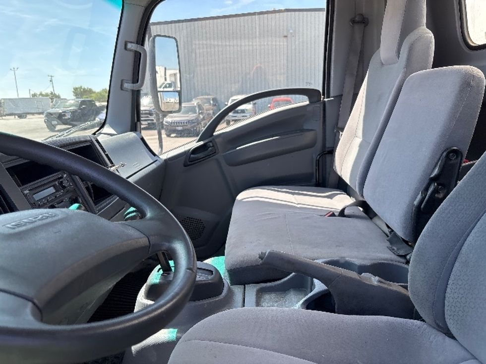 Light Duty Box Truck-Light and Medium Duty Trucks-Isuzu-2021-NPR-Fresno-CA-103,209\n\t\tmiles-$ 48,000 - Image 18