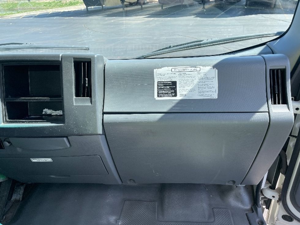 Light Duty Box Truck-Light and Medium Duty Trucks-Isuzu-2021-NPR-Greeley-CO-99,026\n\t\tmiles-$ 46,250 - Image 21