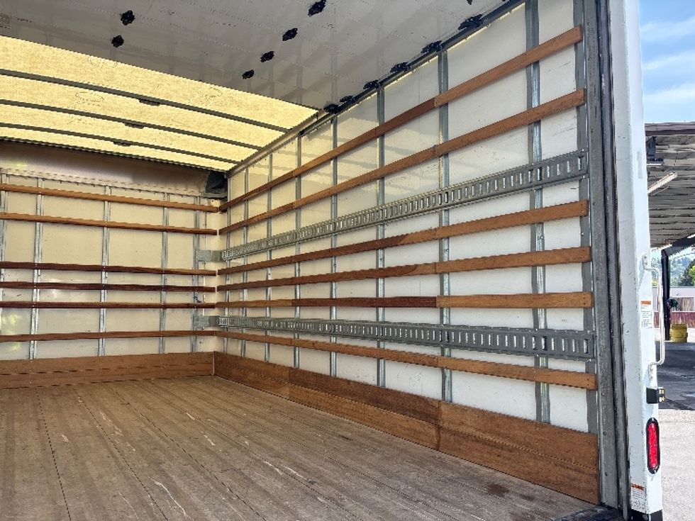 Light Duty Box Truck-Light and Medium Duty Trucks-Isuzu-2021-NPR-Kent-WA-37,401\n\t\tmiles-$ 55,500 - Image 12