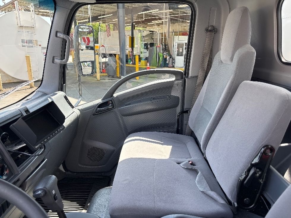 Light Duty Box Truck-Light and Medium Duty Trucks-Isuzu-2021-NPR-Kent-WA-37,401\n\t\tmiles-$ 55,500 - Image 19