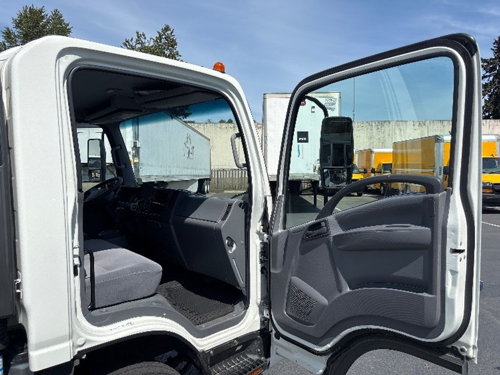 Light Duty Box Truck-Light and Medium Duty Trucks-Isuzu-2021-NPR-Kent-WA-37,401\n\t\tmiles-$ 55,500 - Image 20