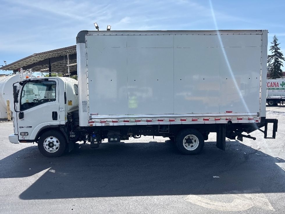 Light Duty Box Truck-Light and Medium Duty Trucks-Isuzu-2021-NPR-Kent-WA-37,401\n\t\tmiles-$ 55,500 - Image 4