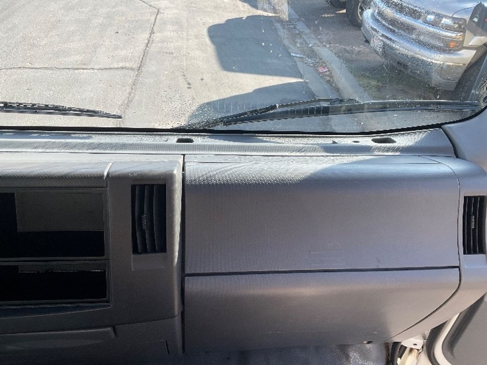 Light Duty Box Truck-Light and Medium Duty Trucks-Isuzu-2021-NPR-Lindon-UT-87,002\n\t\tmiles-$ 47,750 - Image 21