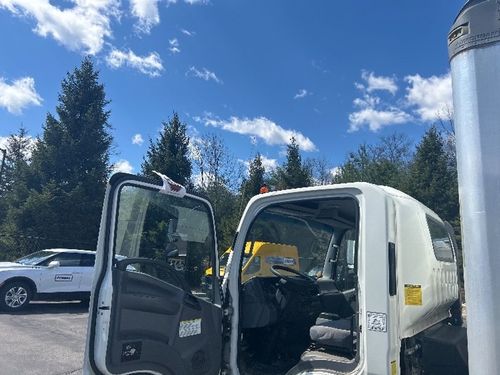Light Duty Box Truck-Light and Medium Duty Trucks-Isuzu-2021-NPR-Londonderry-NH-200,574\n\t\tmiles-$ 23,250 - Image 15