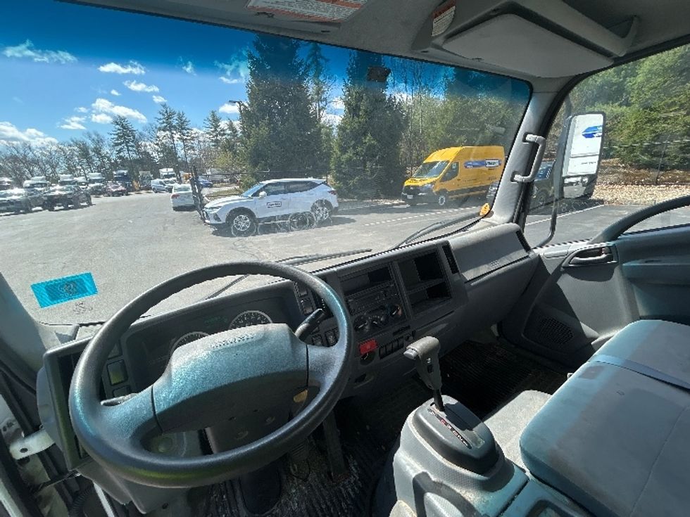 Light Duty Box Truck-Light and Medium Duty Trucks-Isuzu-2021-NPR-Londonderry-NH-200,574\n\t\tmiles-$ 23,250 - Image 17