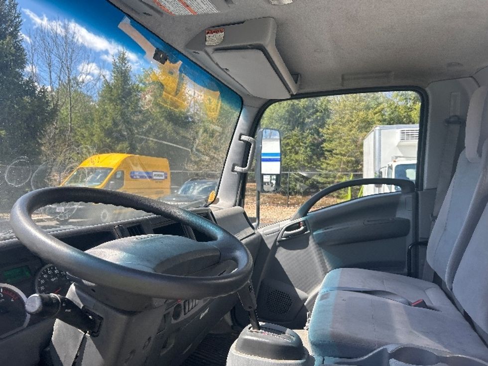 Light Duty Box Truck-Light and Medium Duty Trucks-Isuzu-2021-NPR-Londonderry-NH-200,574\n\t\tmiles-$ 23,250 - Image 18