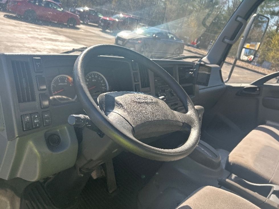 Light Duty Box Truck-Light and Medium Duty Trucks-Isuzu-2021-NPR-Londonderry-NH-206,457\n\t\tmiles-$ 23,250 - Image 17