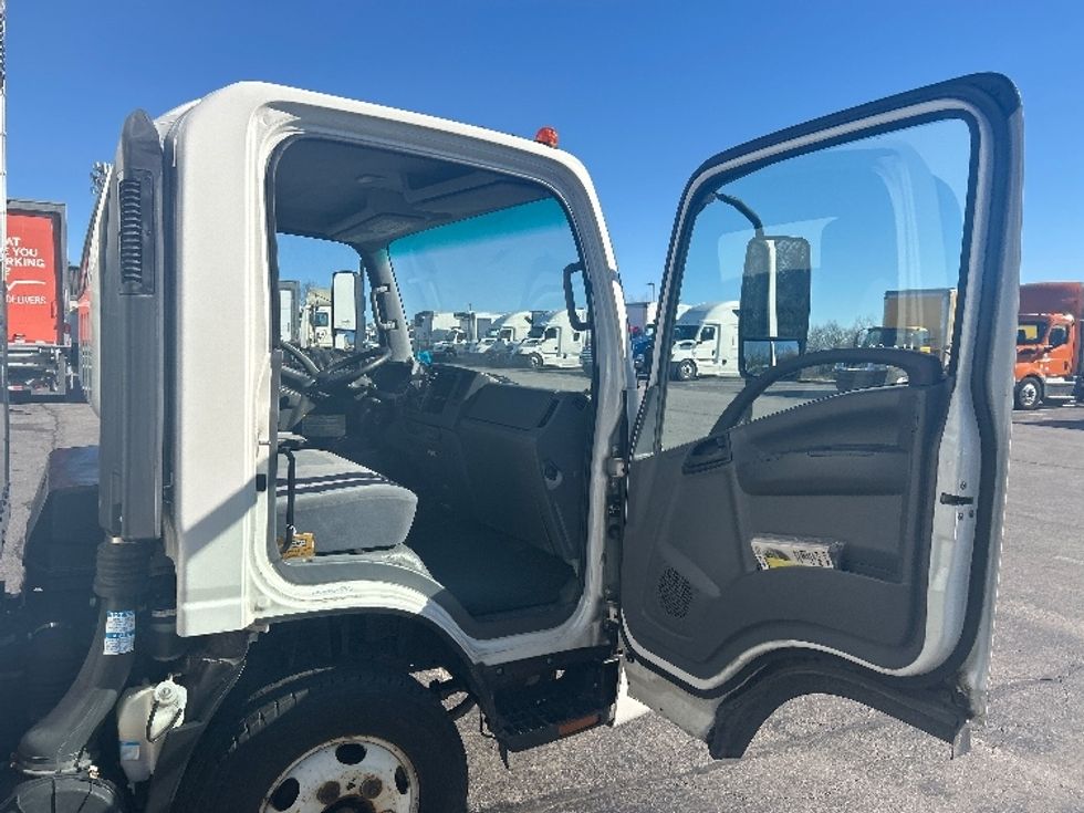 Light Duty Box Truck-Light and Medium Duty Trucks-Isuzu-2021-NPR-Londonderry-NH-206,457\n\t\tmiles-$ 23,250 - Image 19