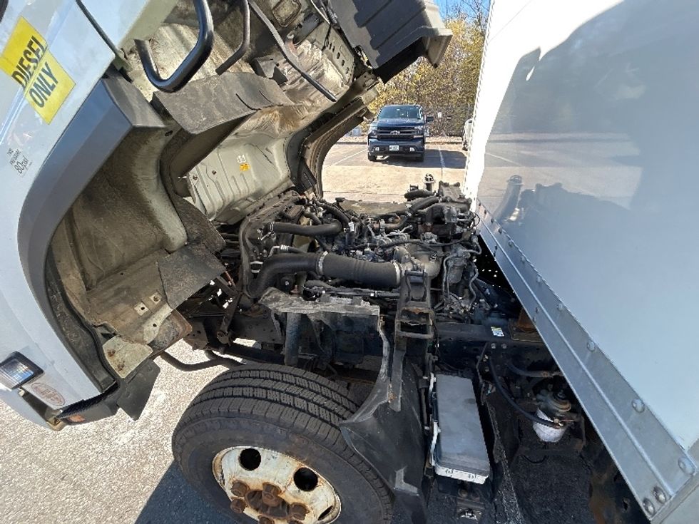 Light Duty Box Truck-Light and Medium Duty Trucks-Isuzu-2021-NPR-Londonderry-NH-206,457\n\t\tmiles-$ 23,250 - Image 22