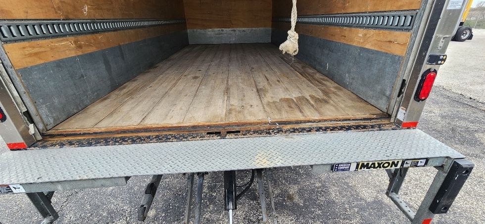 Light Duty Box Truck-Light and Medium Duty Trucks-Isuzu-2021-NPR-Louisville-KY-190,344\n\t\tmiles-$ 23,500 - Image 10