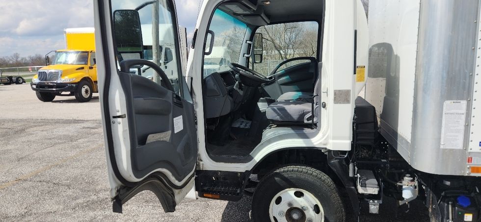 Light Duty Box Truck-Light and Medium Duty Trucks-Isuzu-2021-NPR-Louisville-KY-190,344\n\t\tmiles-$ 23,500 - Image 16
