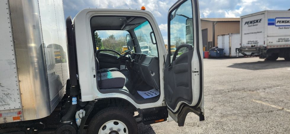 Light Duty Box Truck-Light and Medium Duty Trucks-Isuzu-2021-NPR-Louisville-KY-190,344\n\t\tmiles-$ 23,500 - Image 19