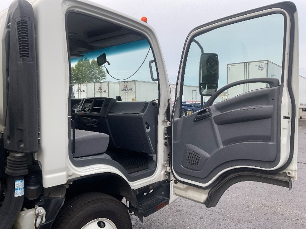 Light Duty Box Truck-Light and Medium Duty Trucks-Isuzu-2021-NPR-Memphis-TN-142,841\n\t\tmiles-$ 36,000 - Image 19