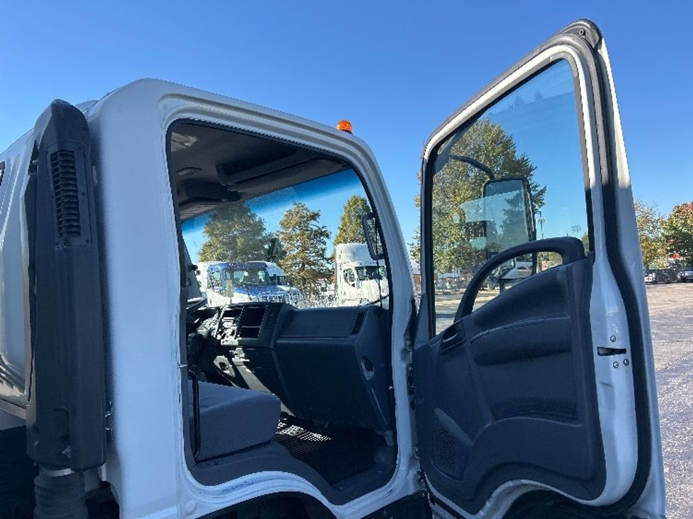 Light Duty Box Truck-Light and Medium Duty Trucks-Isuzu-2021-NPR-Memphis-TN-146,560\n\t\tmiles-$ 33,750 - Image 19