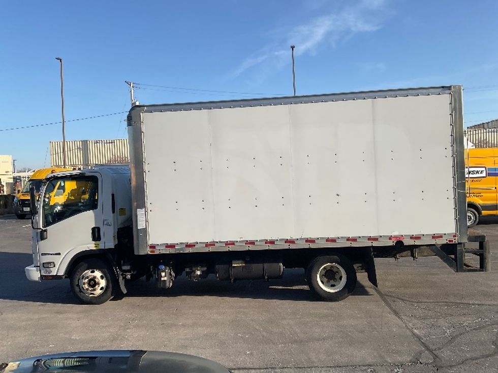 Light Duty Box Truck-Light and Medium Duty Trucks-Isuzu-2021-NPR-Milwaukee-WI-295,300\n\t\tmiles-$ 27,500 - Image 4