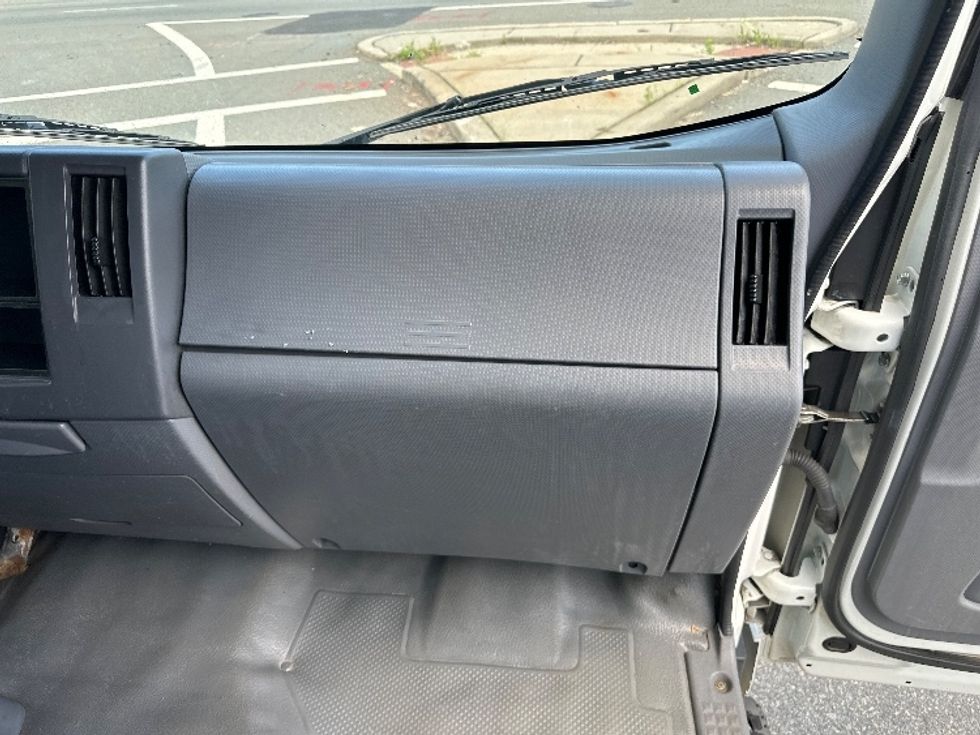 Light Duty Box Truck-Light and Medium Duty Trucks-Isuzu-2021-NPR-North Bergen-NJ-175,841\n\t\tmiles-$ 31,500 - Image 21