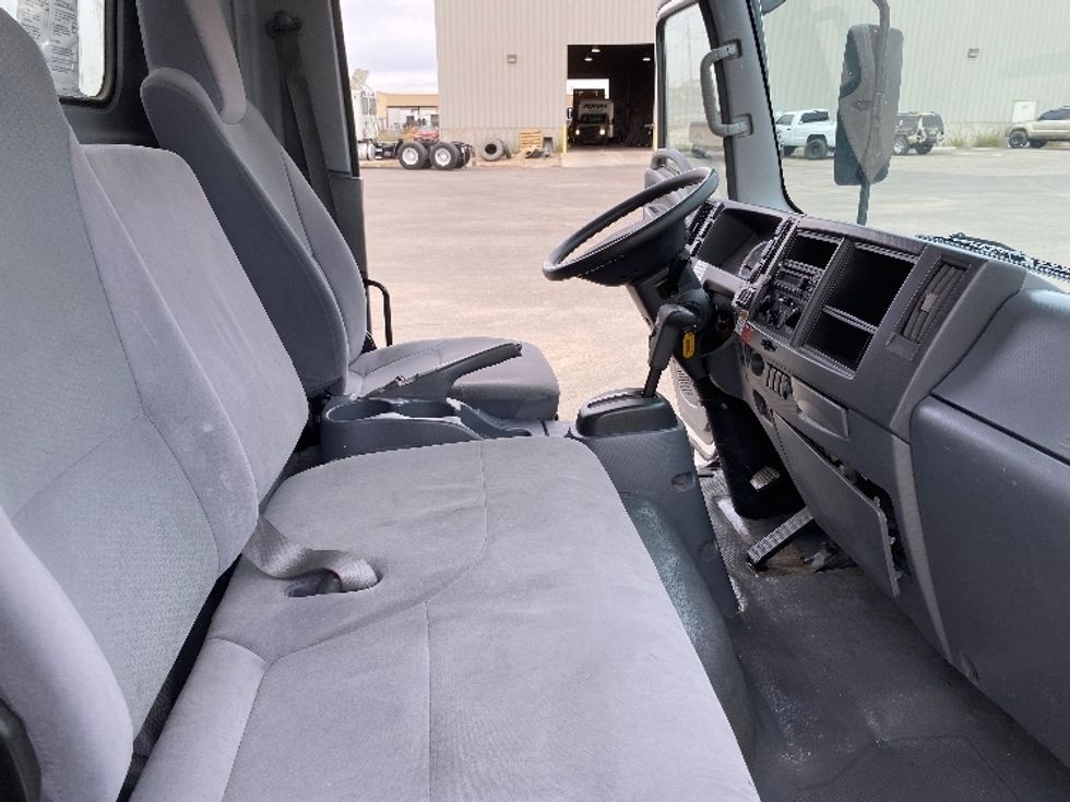 Light Duty Box Truck-Light and Medium Duty Trucks-Isuzu-2021-NPR-Phoenix-AZ-80,615\n\t\tmiles-$ 46,250 - Image 22