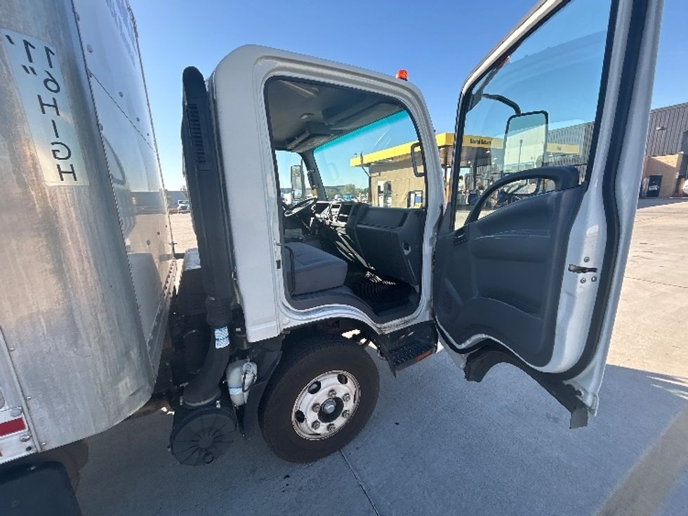 Light Duty Box Truck-Light and Medium Duty Trucks-Isuzu-2021-NPR-Phoenix-AZ-87,499\n\t\tmiles-$ 47,750 - Image 19
