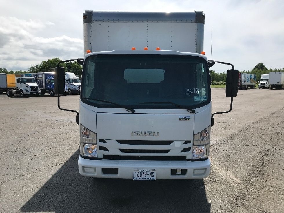 2021 Isuzu NPR photo 2