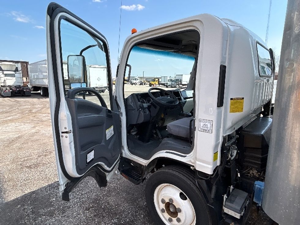 Light Duty Box Truck-Light and Medium Duty Trucks-Isuzu-2021-NPR-Saginaw-MI-117,666\n\t\tmiles-$ 38,000 - Image 16