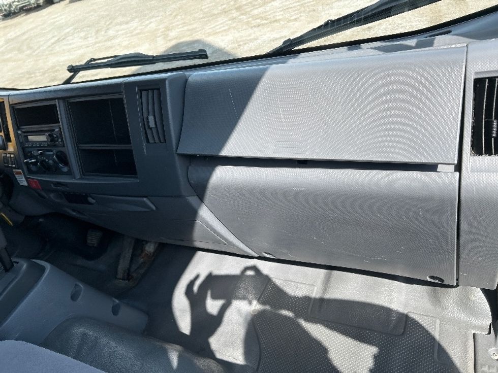 Light Duty Box Truck-Light and Medium Duty Trucks-Isuzu-2021-NPR-Saginaw-MI-117,666\n\t\tmiles-$ 38,000 - Image 21