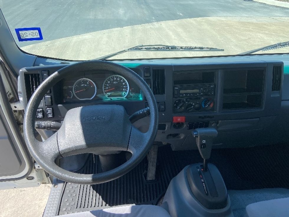 Light Duty Box Truck-Light and Medium Duty Trucks-Isuzu-2021-NPR-San Antonio-TX-131,161\n\t\tmiles-$ 40,500 - Image 17