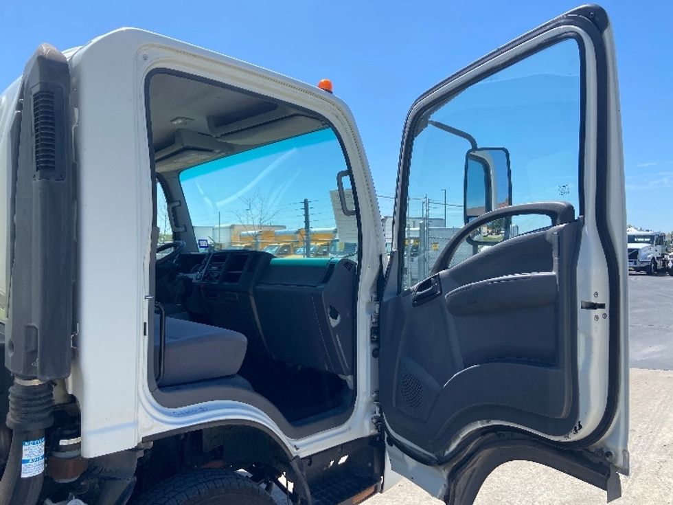 Light Duty Box Truck-Light and Medium Duty Trucks-Isuzu-2021-NPR-San Antonio-TX-131,161\n\t\tmiles-$ 40,500 - Image 19