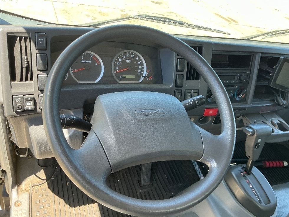 Light Duty Box Truck-Light and Medium Duty Trucks-Isuzu-2021-NPR-Springfield-MA-204,727\n\t\tmiles-$ 24,750 - Image 18