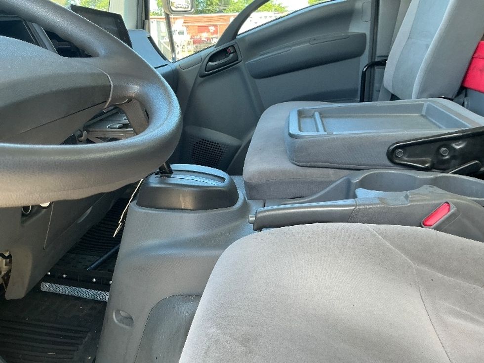 Light Duty Box Truck-Light and Medium Duty Trucks-Isuzu-2021-NPR-Springfield-MA-204,727\n\t\tmiles-$ 24,750 - Image 19