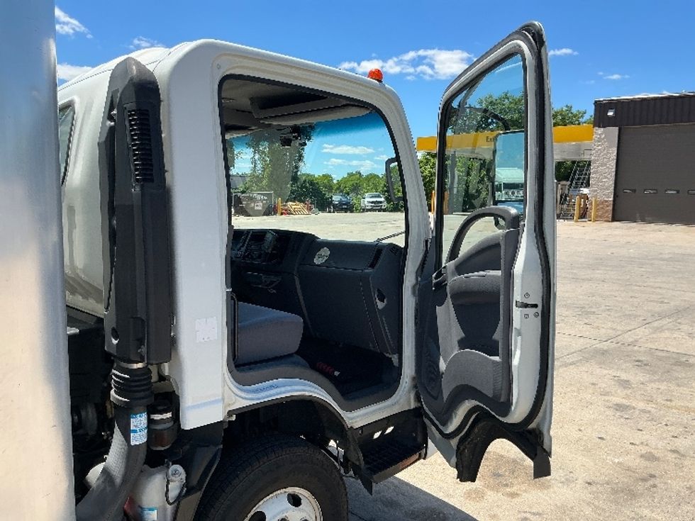 Light Duty Box Truck-Light and Medium Duty Trucks-Isuzu-2021-NPR-Springfield-MA-204,727\n\t\tmiles-$ 24,750 - Image 20