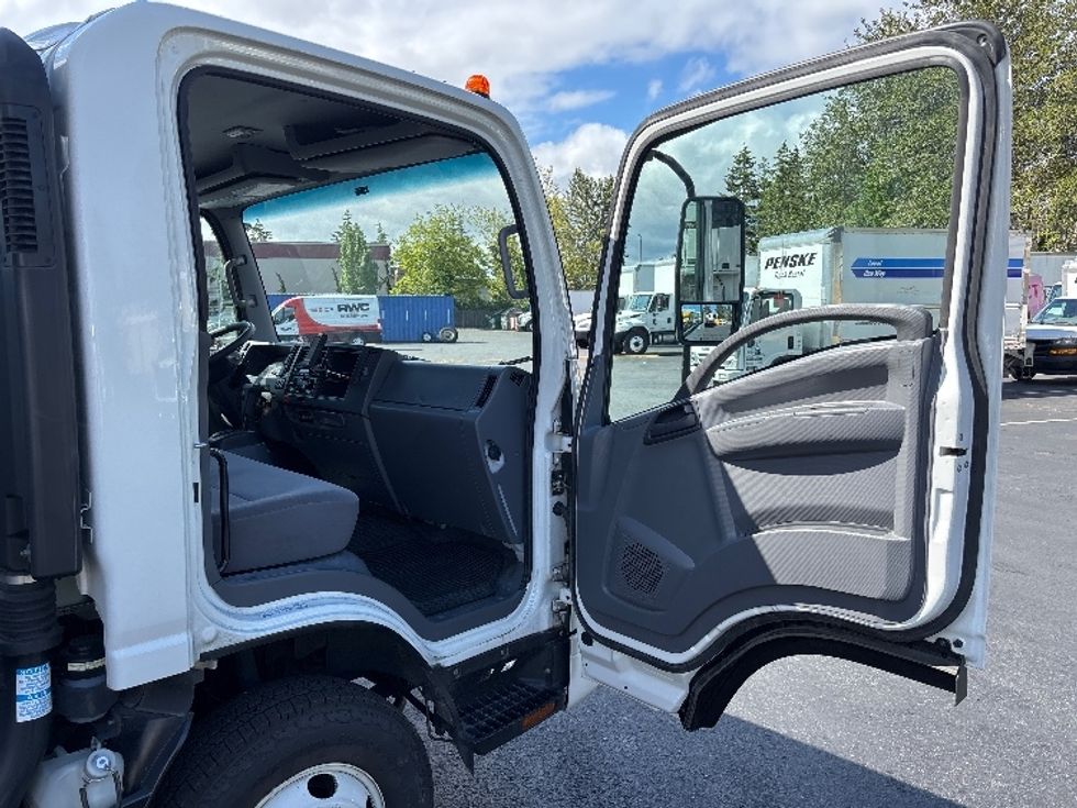Light Duty Box Truck-Light and Medium Duty Trucks-Isuzu-2021-NPR-Tukwila-WA-34,252\n\t\tmiles-$ 53,500 - Image 20