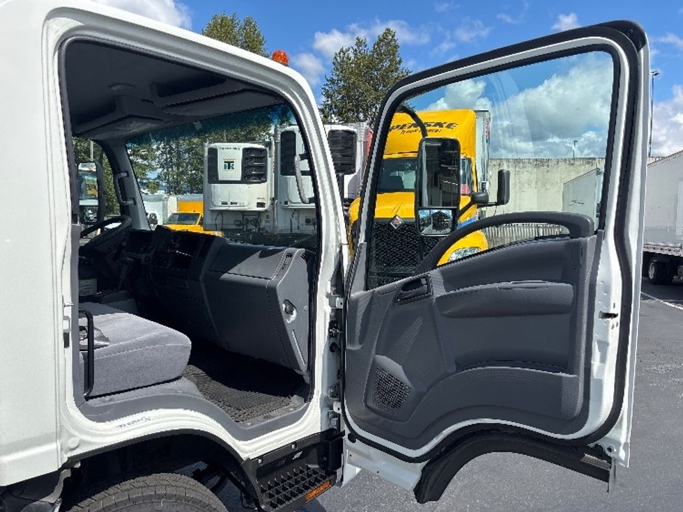 Light Duty Box Truck-Light and Medium Duty Trucks-Isuzu-2021-NPR-Tukwila-WA-36,754\n\t\tmiles-$ 53,000 - Image 20