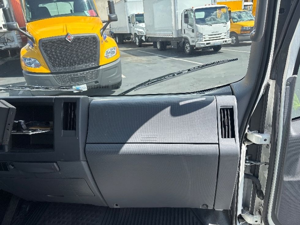 Light Duty Box Truck-Light and Medium Duty Trucks-Isuzu-2021-NPR-Tukwila-WA-36,754\n\t\tmiles-$ 53,000 - Image 21
