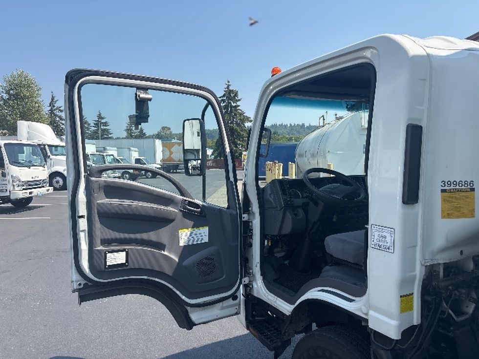 Light Duty Box Truck-Light and Medium Duty Trucks-Isuzu-2021-NPR-Tukwila-WA-48,396\n\t\tmiles-$ 50,250 - Image 16