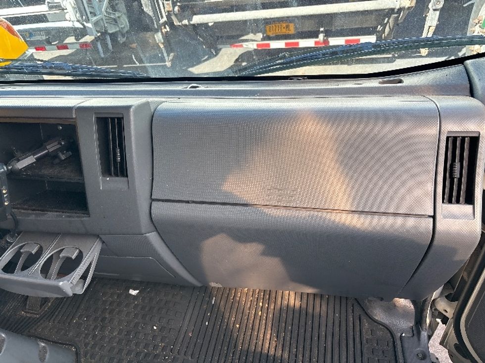 Light Duty Box Truck-Light and Medium Duty Trucks-Isuzu-2021-NPR-West Babylon-NY-130,680\n\t\tmiles-$ 36,500 - Image 20