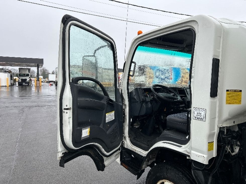 Light Duty Box Truck-Light and Medium Duty Trucks-Isuzu-2022-NPR-Albany-NY-175,284\n\t\tmiles-$ 29,500 - Image 16
