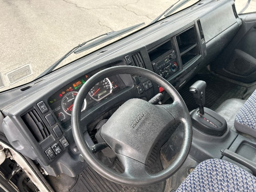 Light Duty Box Truck-Light and Medium Duty Trucks-Isuzu-2022-NPR-Albany-NY-175,284\n\t\tmiles-$ 29,500 - Image 17