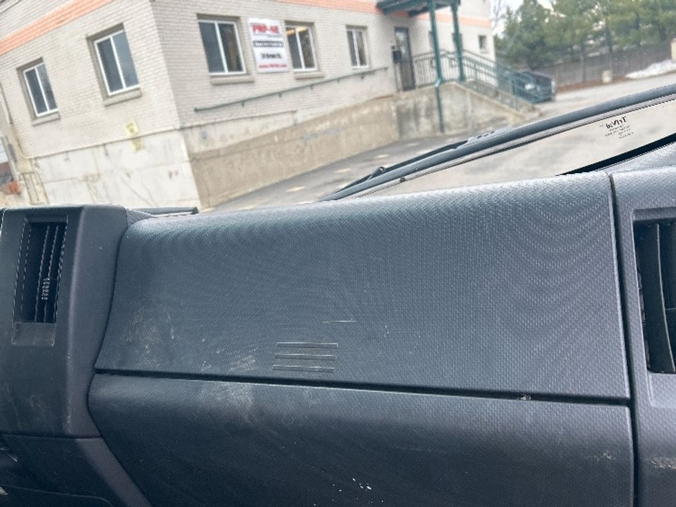 Light Duty Box Truck-Light and Medium Duty Trucks-Isuzu-2022-NPR-Albany-NY-175,284\n\t\tmiles-$ 29,500 - Image 21