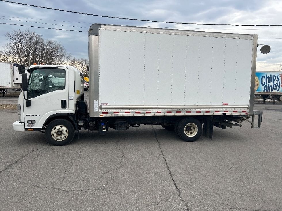 Light Duty Box Truck-Light and Medium Duty Trucks-Isuzu-2022-NPR-Albany-NY-175,284\n\t\tmiles-$ 29,500 - Image 4