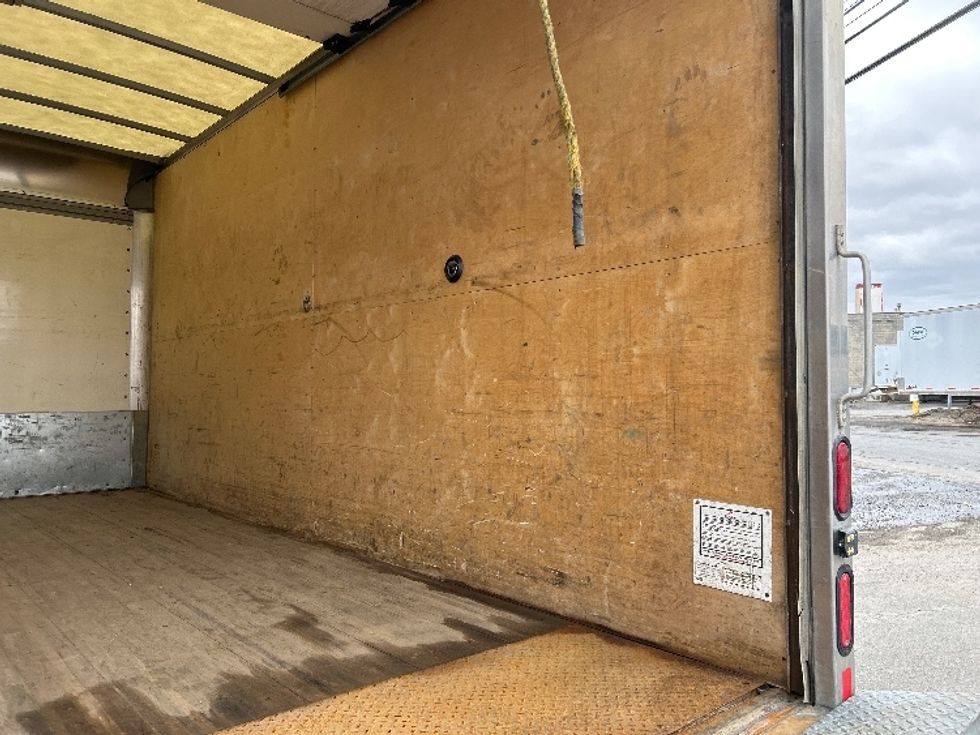 Light Duty Box Truck-Light and Medium Duty Trucks-Isuzu-2022-NPR-Albany-NY-90,863\n\t\tmiles-$ 43,500 - Image 12