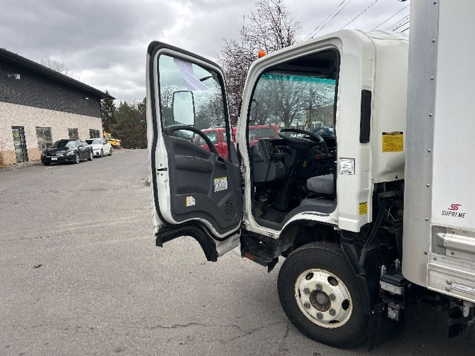 Light Duty Box Truck-Light and Medium Duty Trucks-Isuzu-2022-NPR-Albany-NY-90,863\n\t\tmiles-$ 43,500 - Image 16