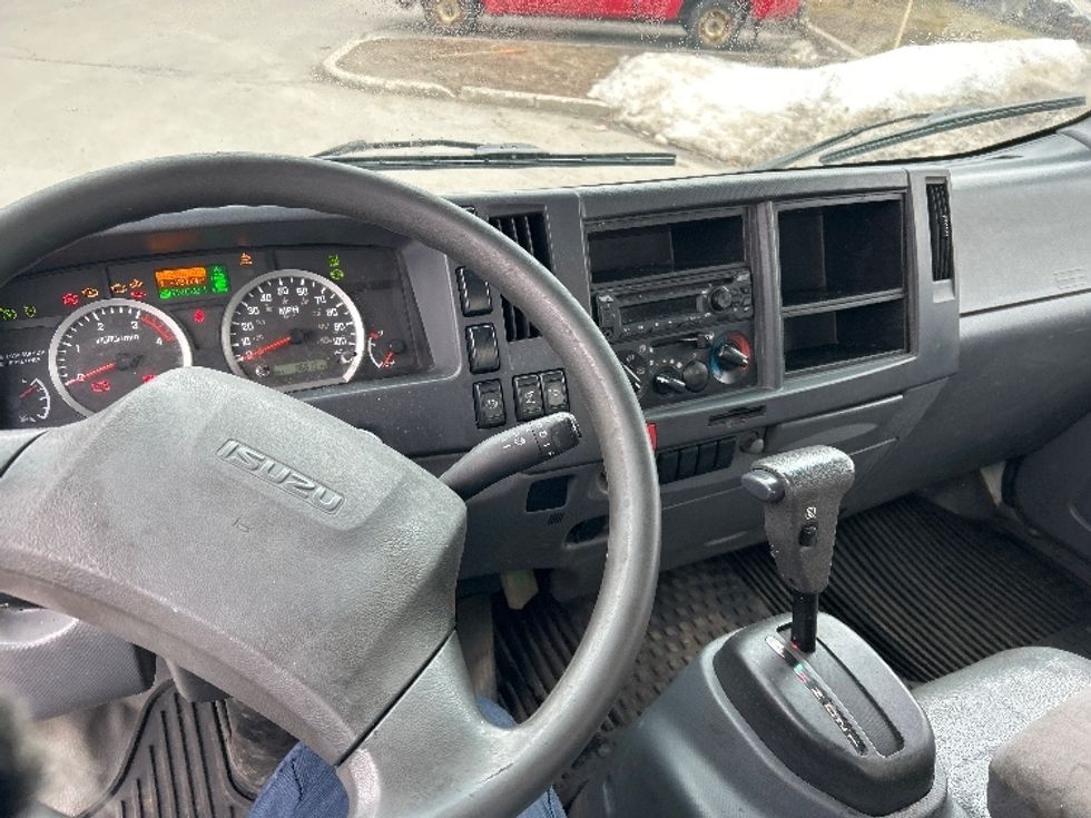 Light Duty Box Truck-Light and Medium Duty Trucks-Isuzu-2022-NPR-Albany-NY-90,863\n\t\tmiles-$ 43,500 - Image 18