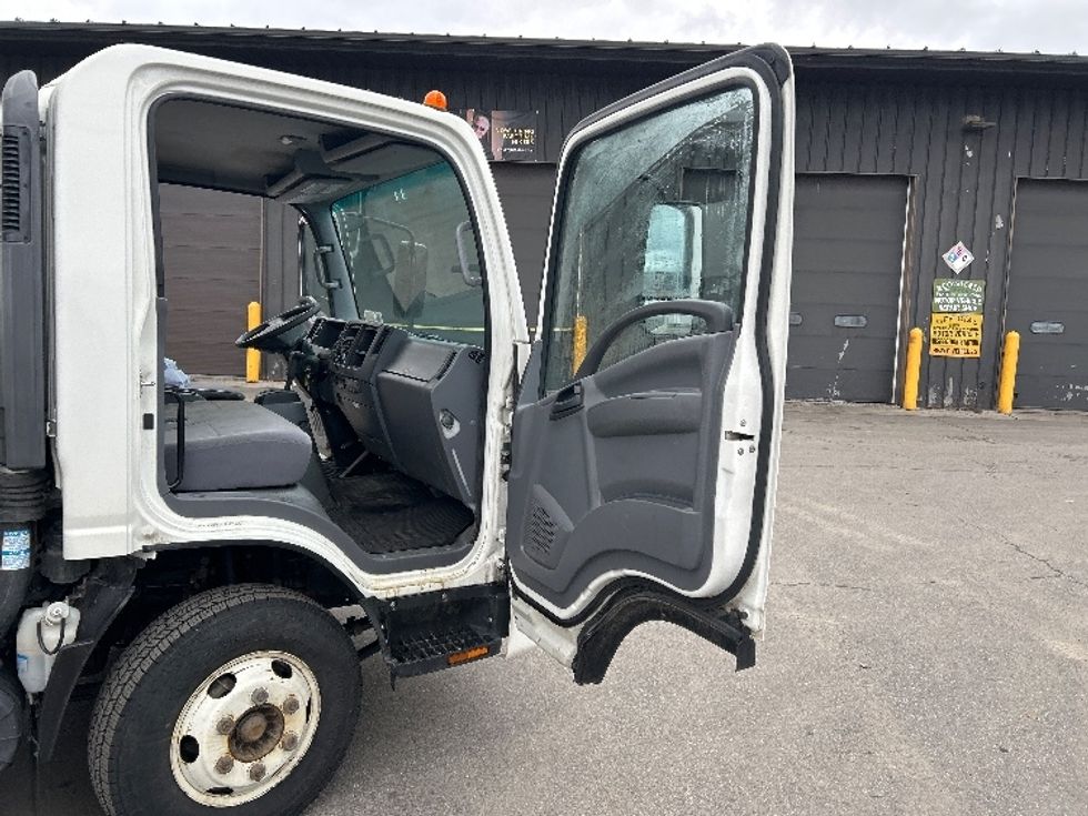 Light Duty Box Truck-Light and Medium Duty Trucks-Isuzu-2022-NPR-Albany-NY-90,863\n\t\tmiles-$ 43,500 - Image 20
