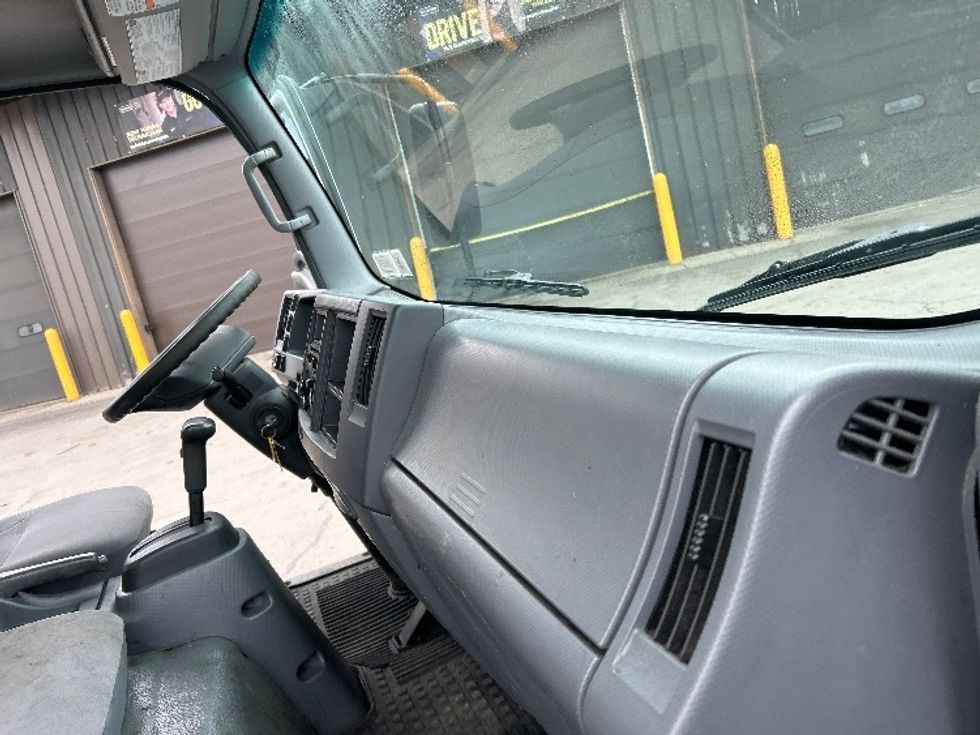 Light Duty Box Truck-Light and Medium Duty Trucks-Isuzu-2022-NPR-Albany-NY-90,863\n\t\tmiles-$ 43,500 - Image 21